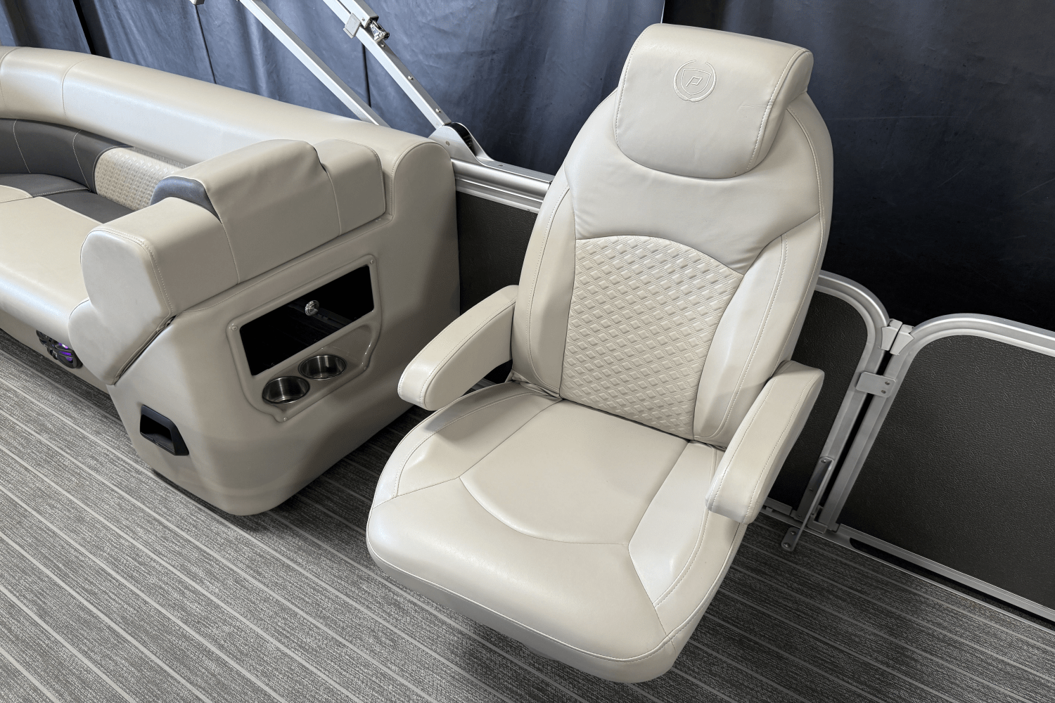 Slide: The Image of Premier 230 SUNSATION 2022 - 43