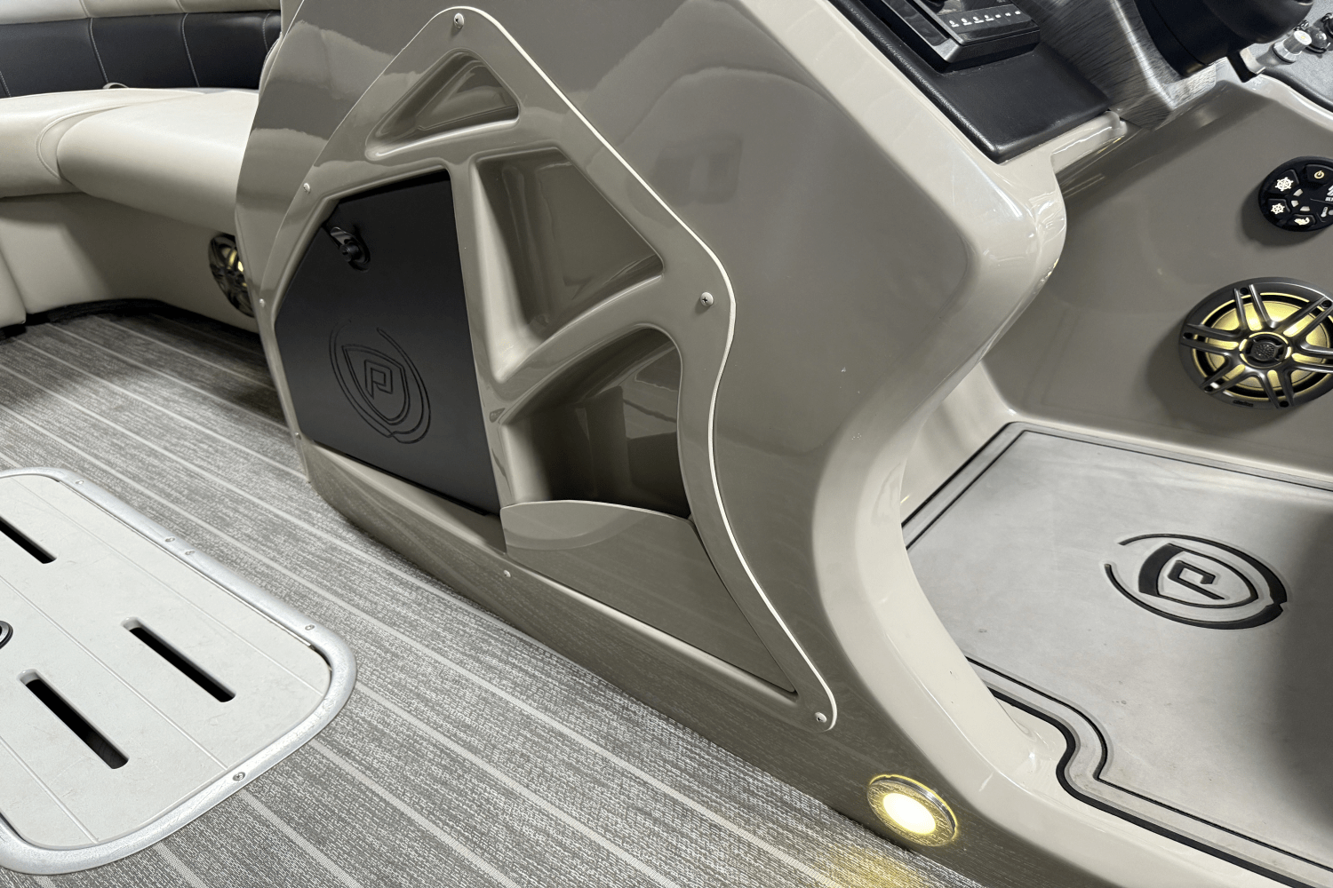 Slide: The Image of Premier 230 SUNSATION 2022 - 54