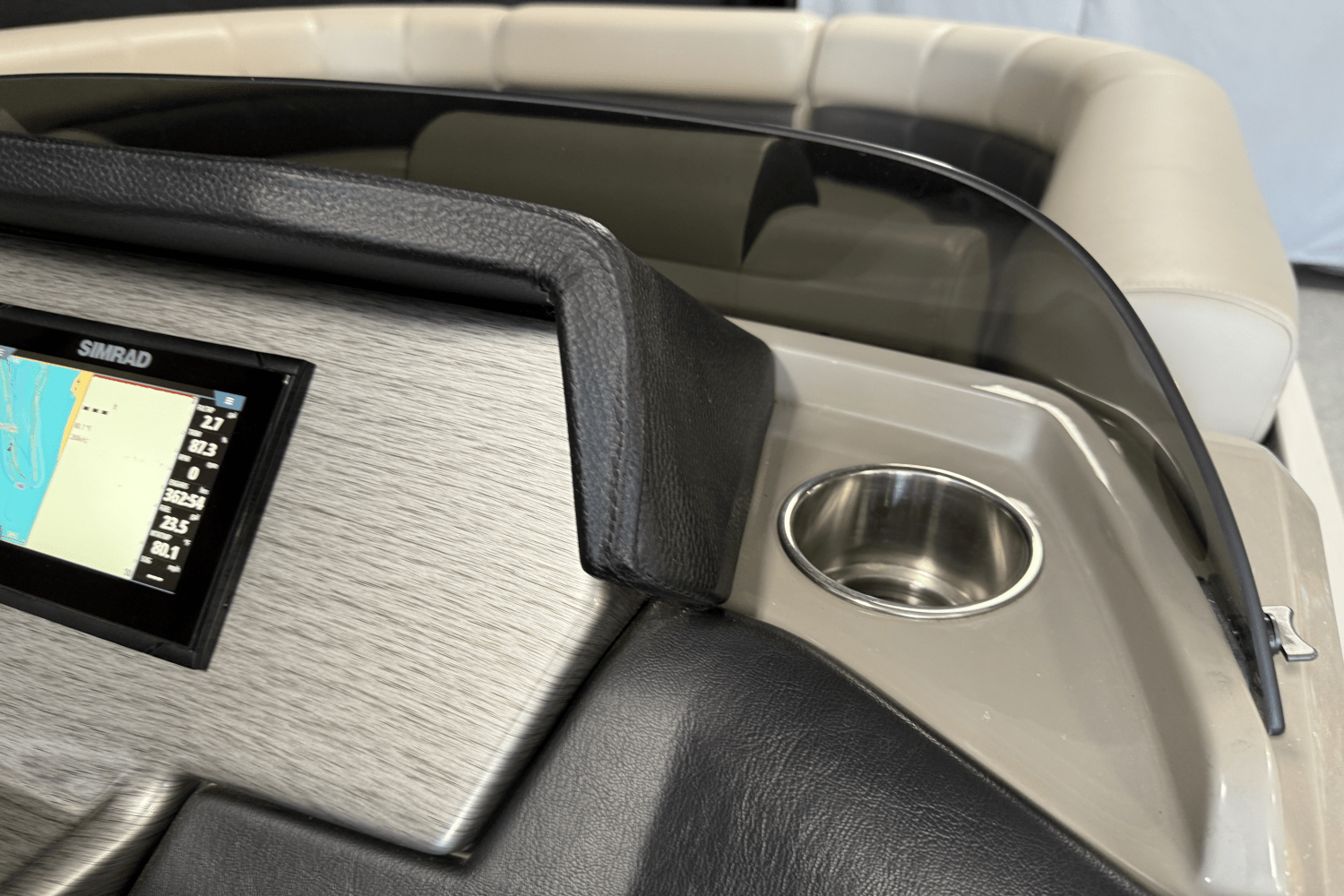 Slide: The Image of Premier 230 SUNSATION 2022 - 61