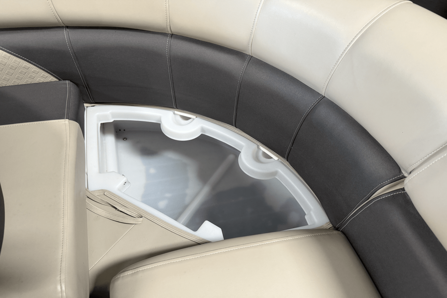 Slide: The Image of Premier 230 SUNSATION 2022 - 65