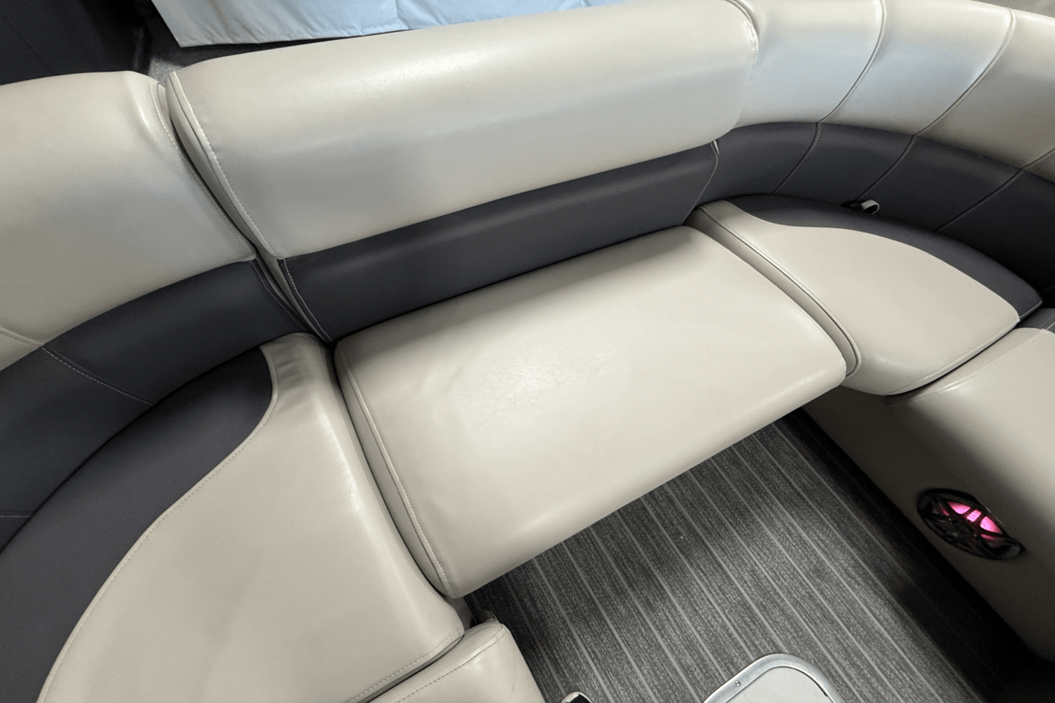 Slide: The Image of Premier 230 SUNSATION 2022 - 67