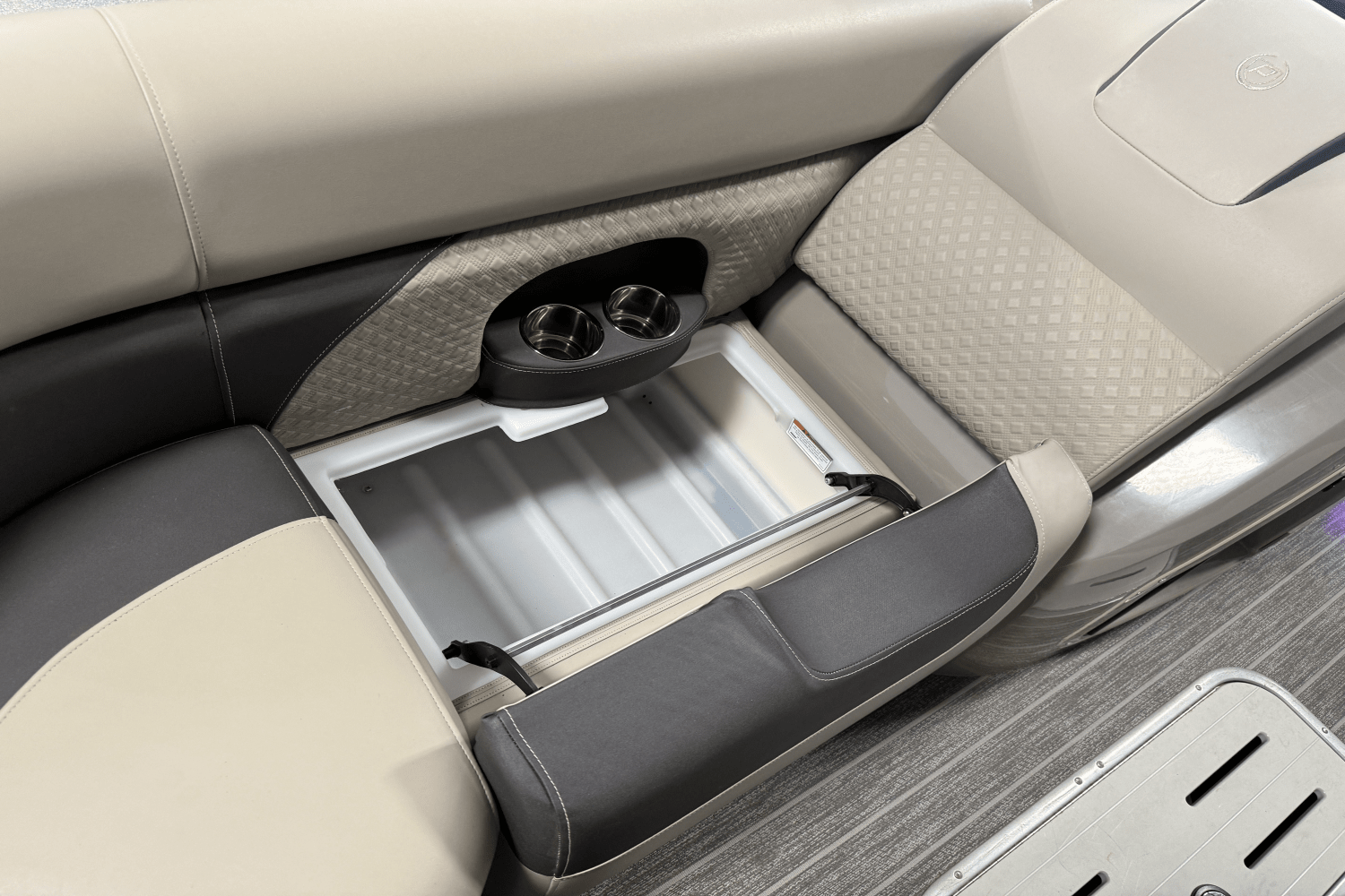 Slide: The Image of Premier 230 SUNSATION 2022 - 71