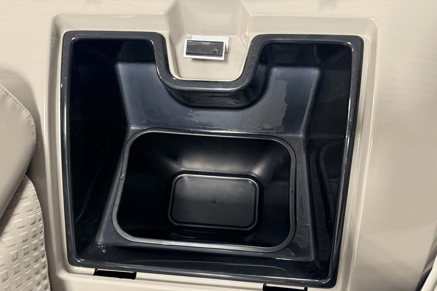 Slide: The Image of Premier 230 SUNSATION 2022 - 75