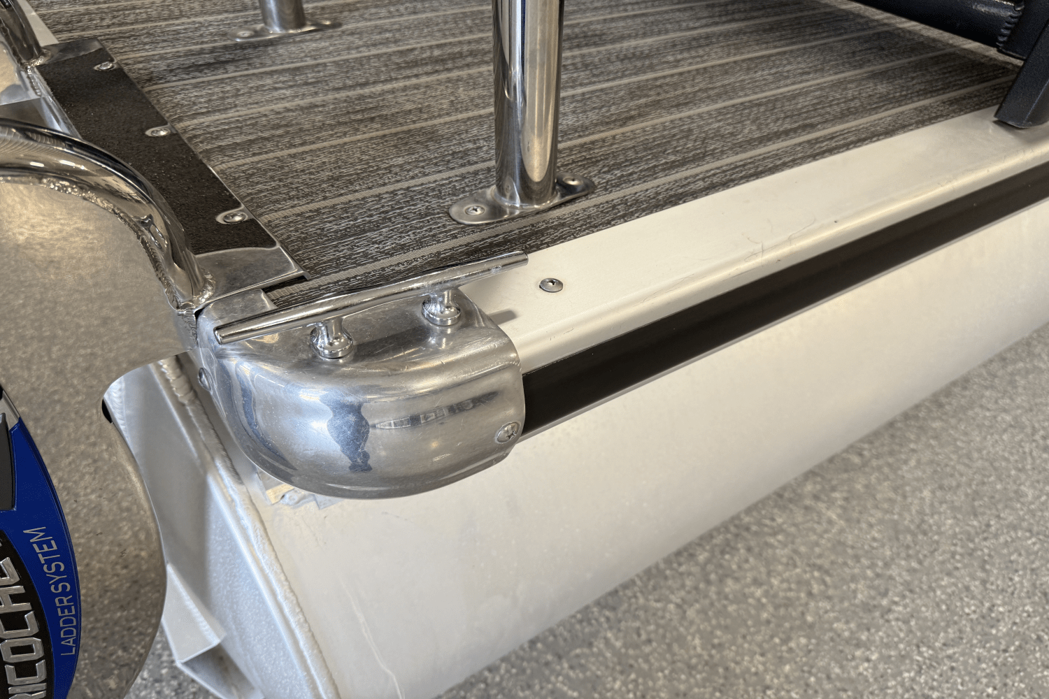 Slide: The Image of Premier 230 Sunsation 2024 - 17