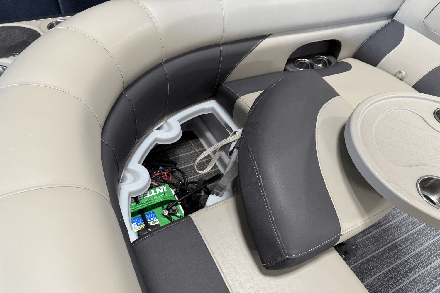 Slide: The Image of Premier 230 Sunsation 2024 - 32