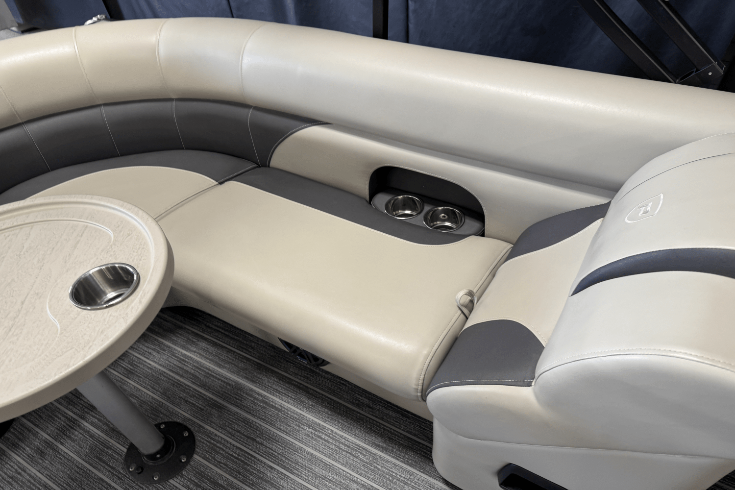 Slide: The Image of Premier 230 Sunsation 2024 - 33