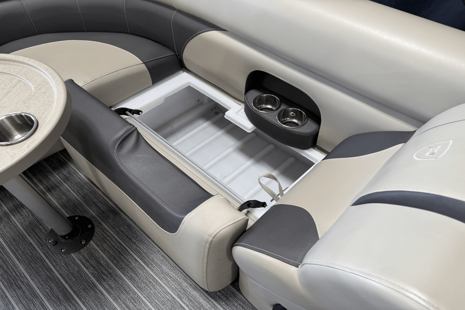 Slide: The Image of Premier 230 Sunsation 2024 - 34