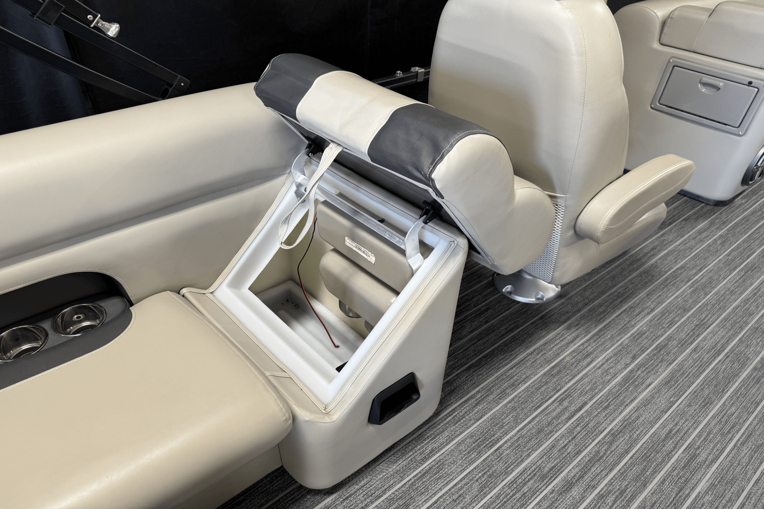 Slide: The Image of Premier 230 Sunsation 2024 - 37