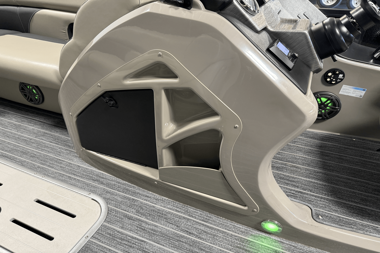 Slide: The Image of Premier 230 Sunsation 2024 - 51