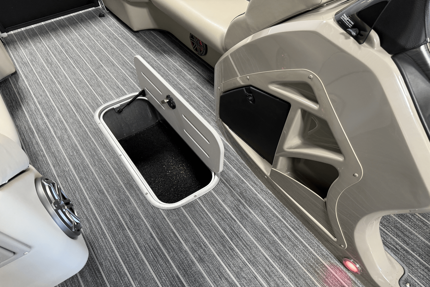 Slide: The Image of Premier 230 Sunsation 2024 - 53