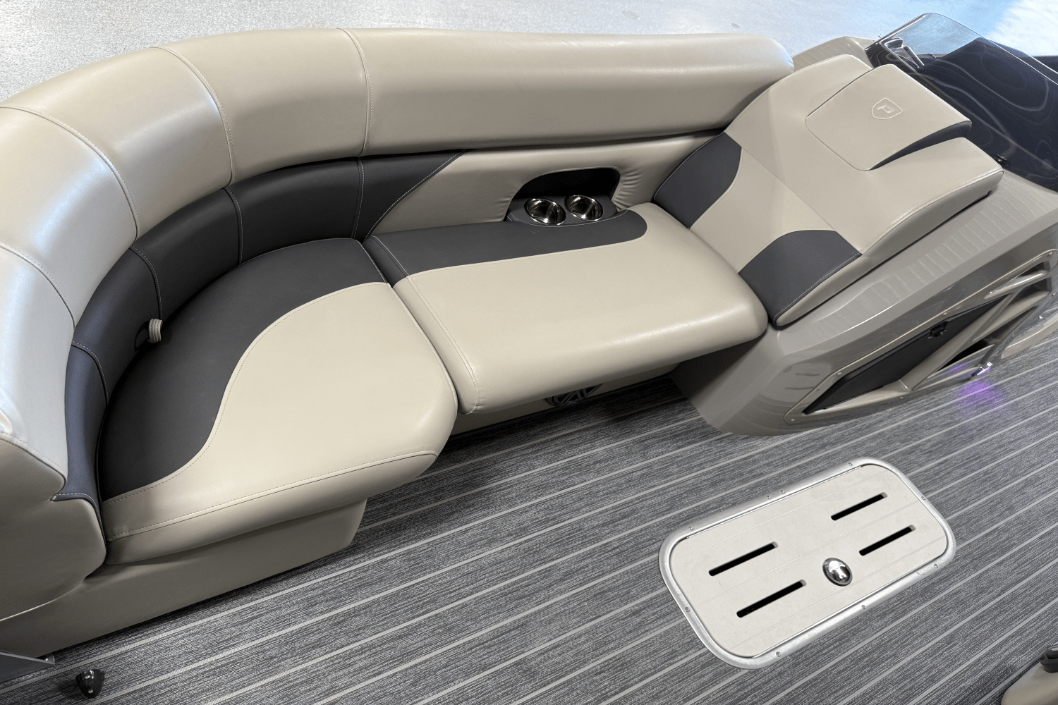 Slide: The Image of Premier 230 Sunsation 2024 - 61