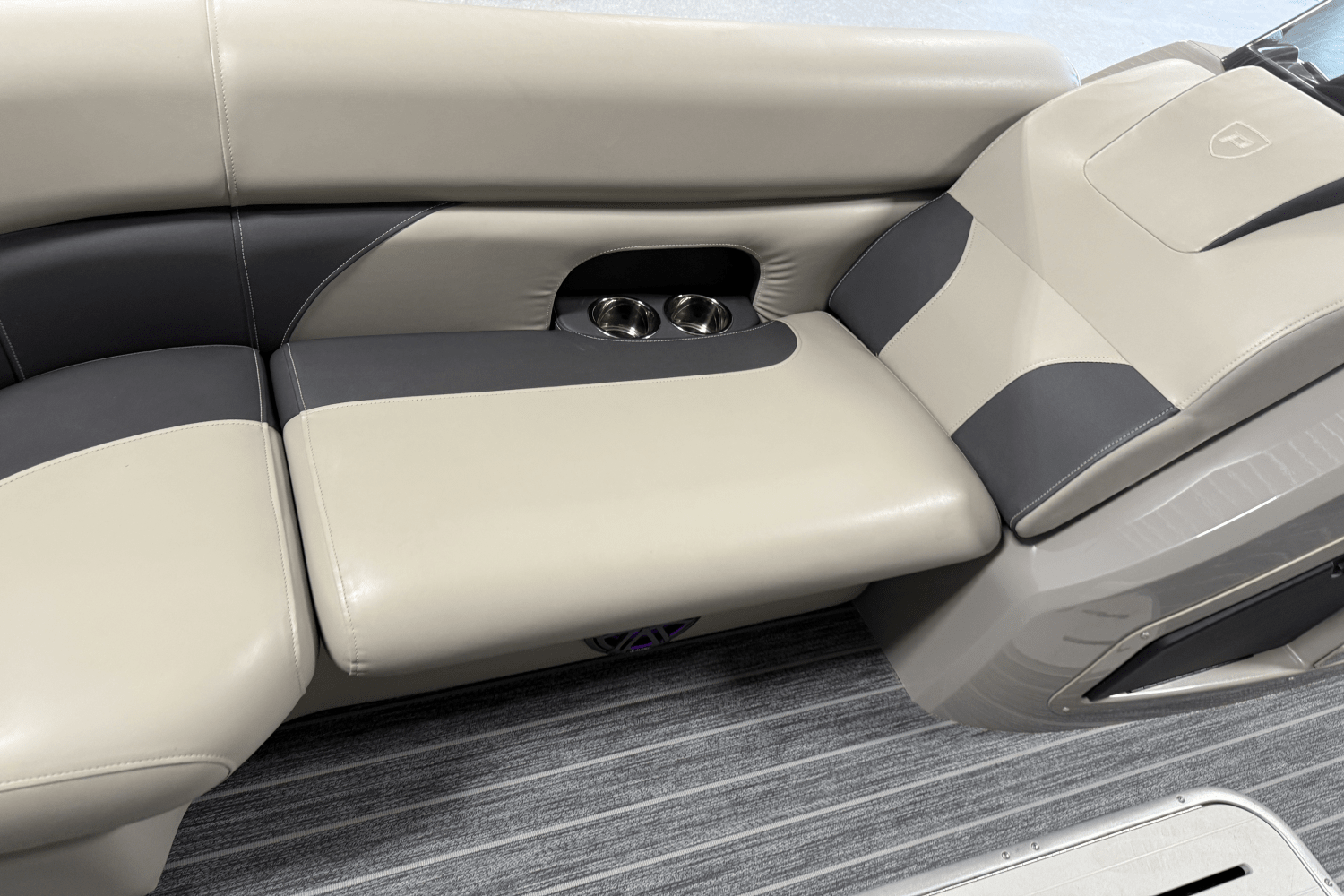 Slide: The Image of Premier 230 Sunsation 2024 - 64