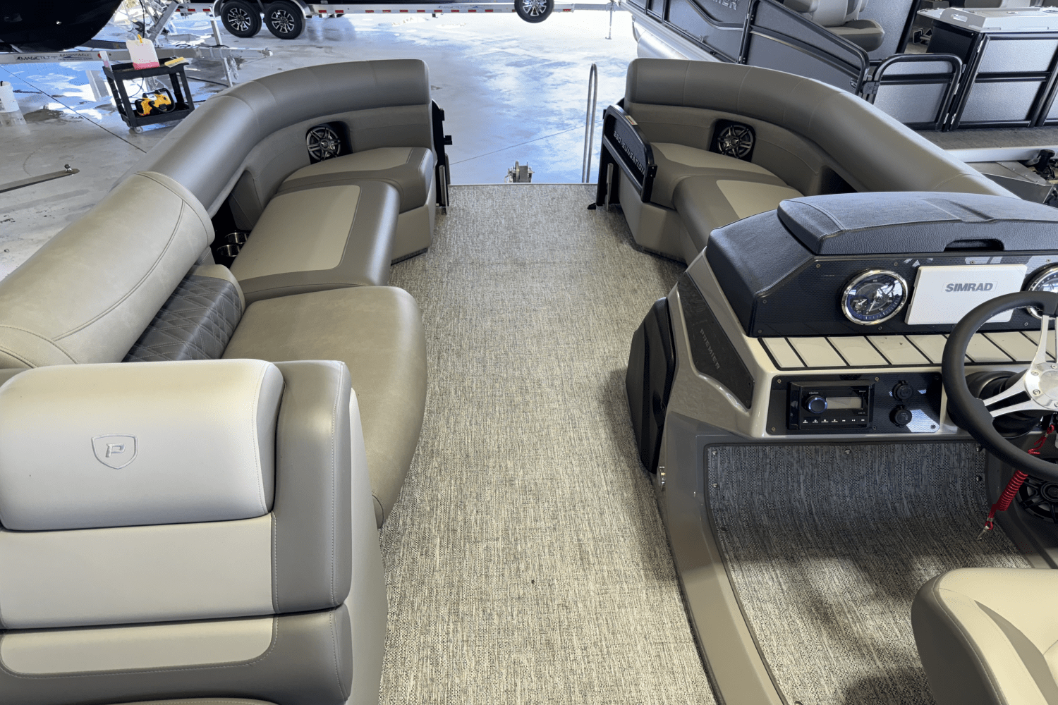 Slide: The Image of Premier 230 Sunsation 2025 - 10