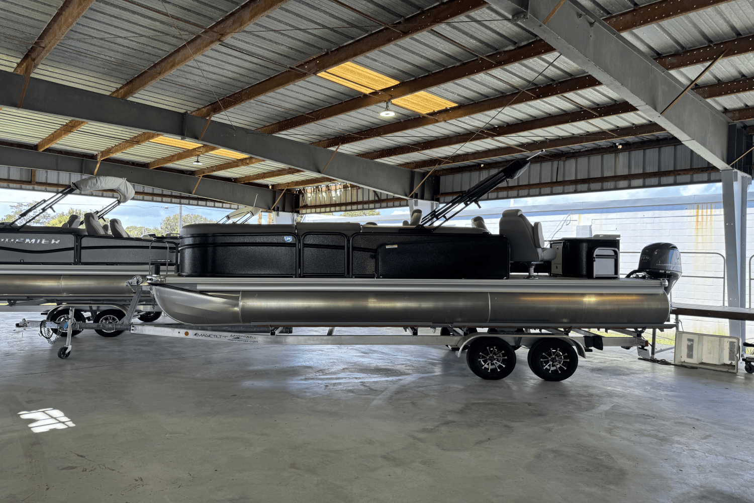 Slide: The Image of Premier 230 Sunsation 2025 - 2