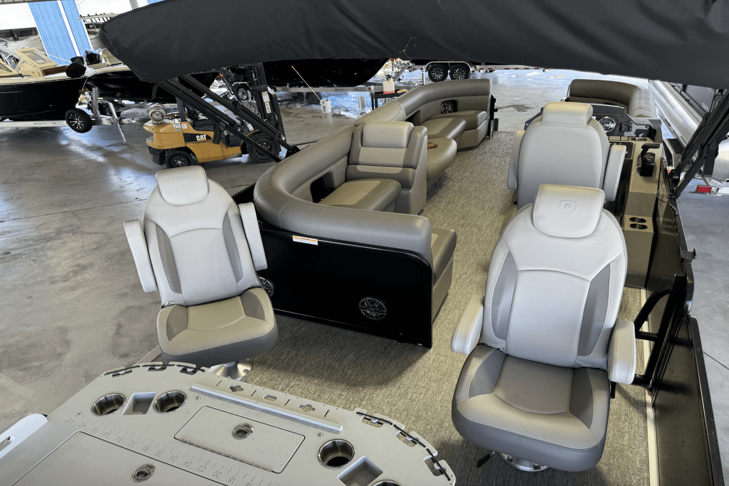 Slide: The Image of Premier 230 Sunsation 2025 - 5