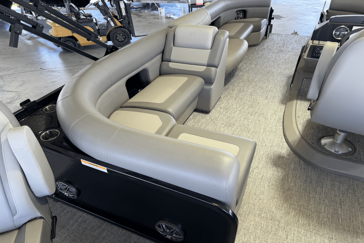 Slide: The Image of Premier 230 Sunsation 2025 - 6