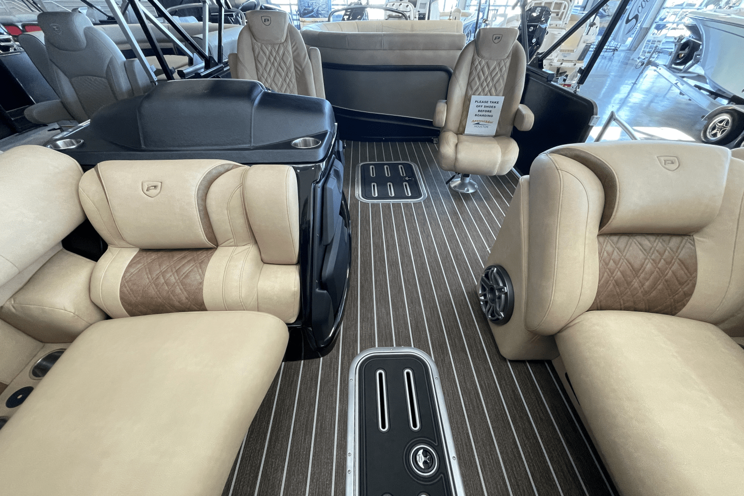 Slide: The Image of Premier 250 Intrigue 2023 - 11