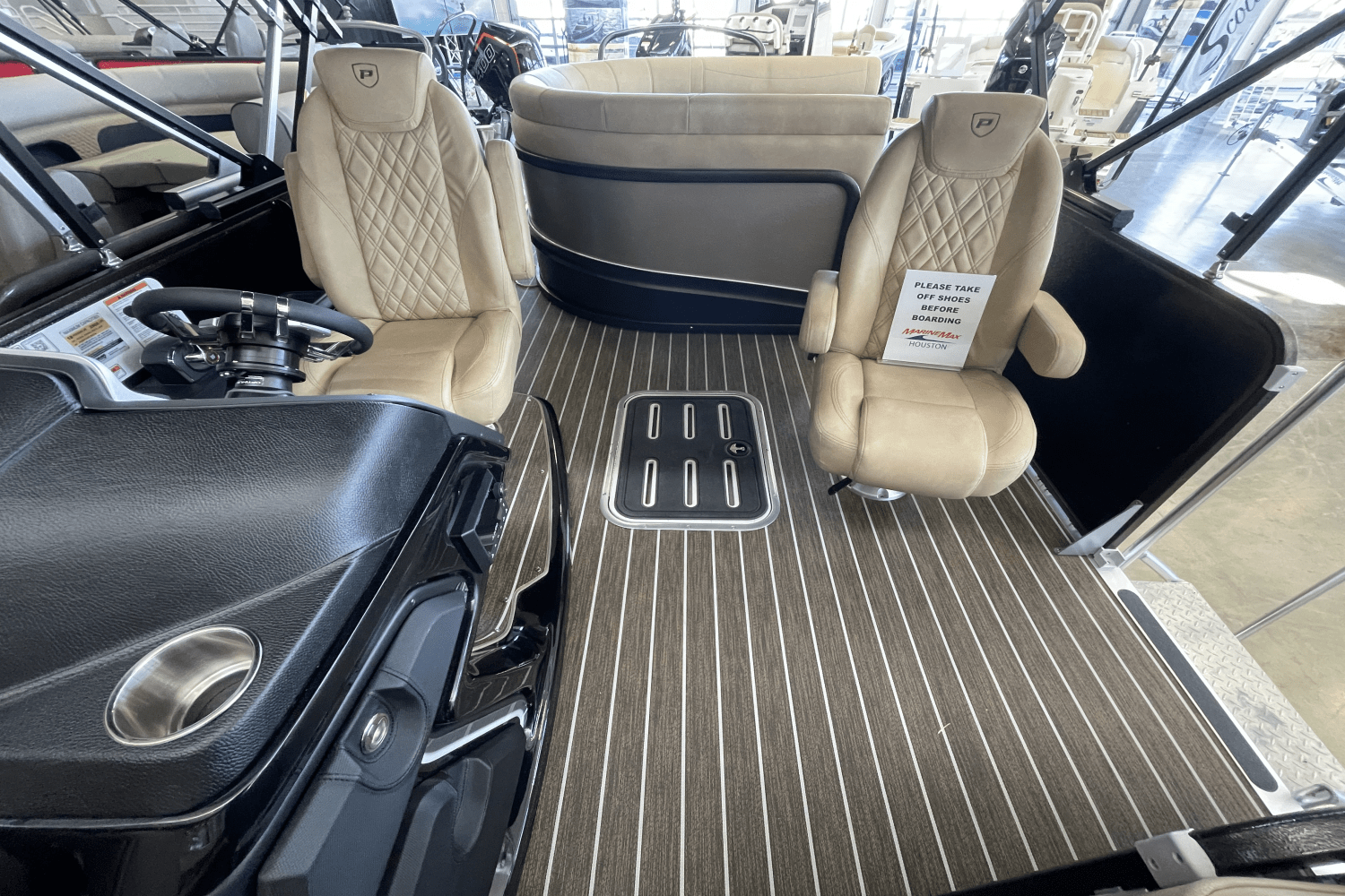 Slide: The Image of Premier 250 Intrigue 2023 - 12