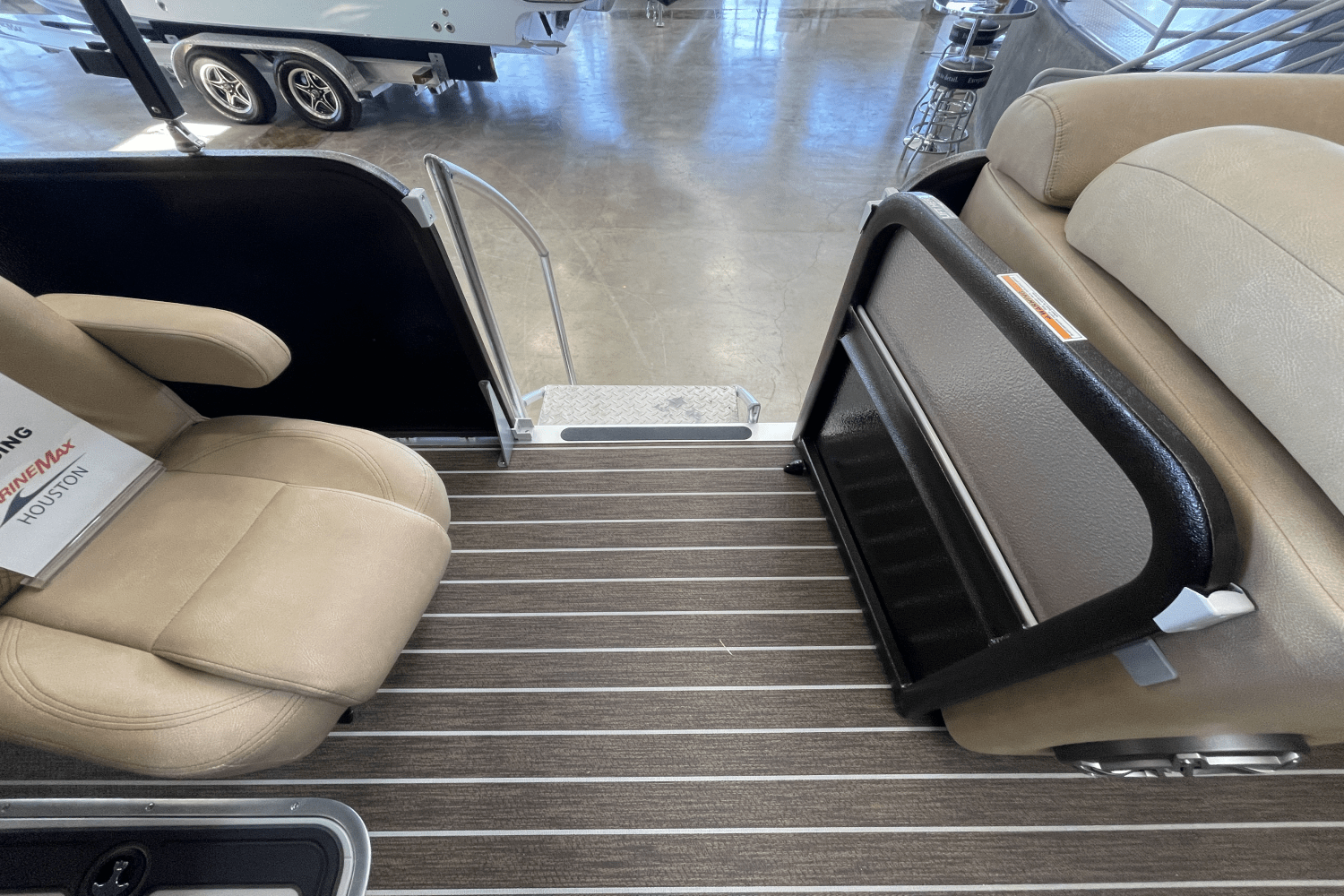 Slide: The Image of Premier 250 Intrigue 2023 - 16