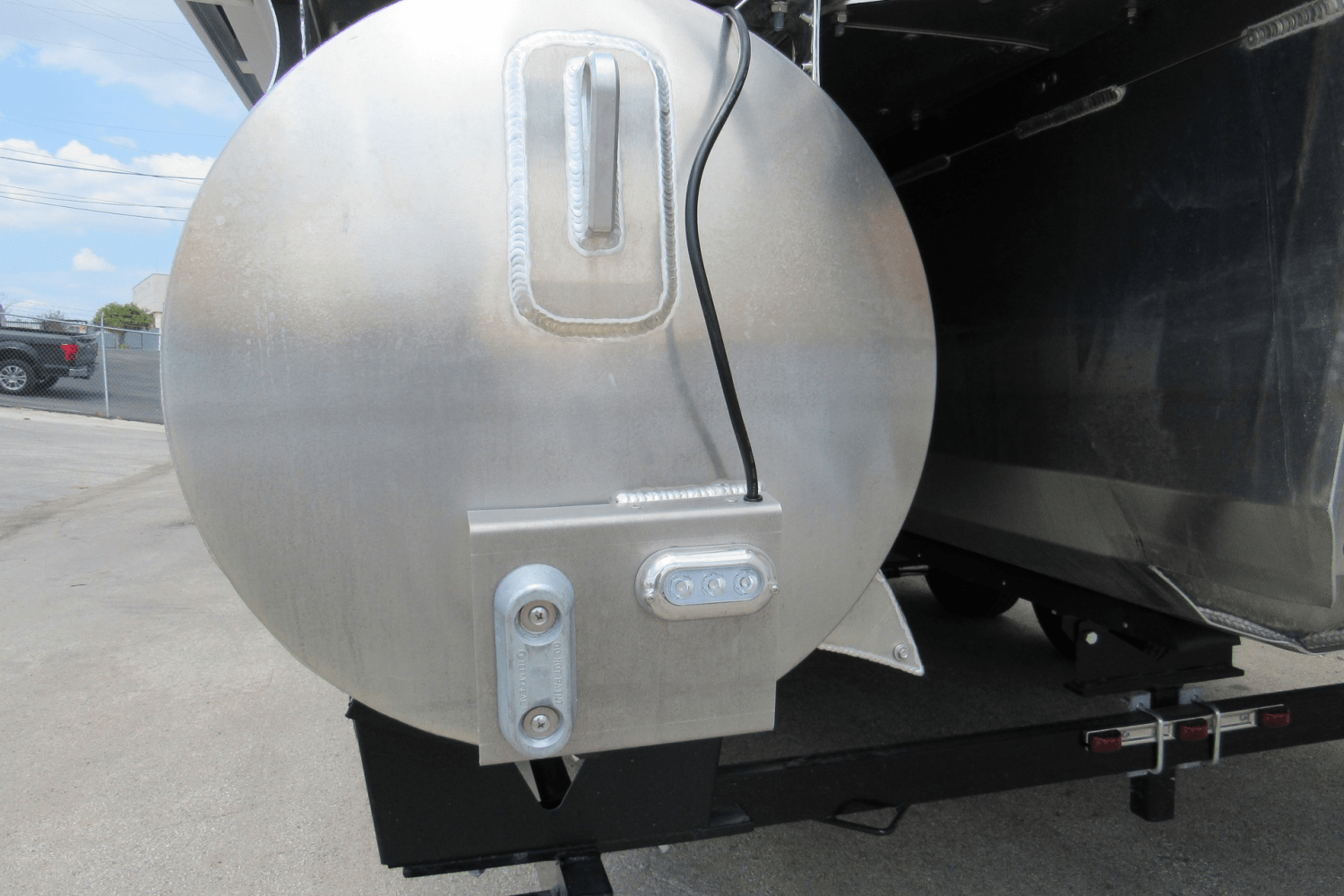 Slide: The Image of Premier 250 Intrigue 2023 - 19