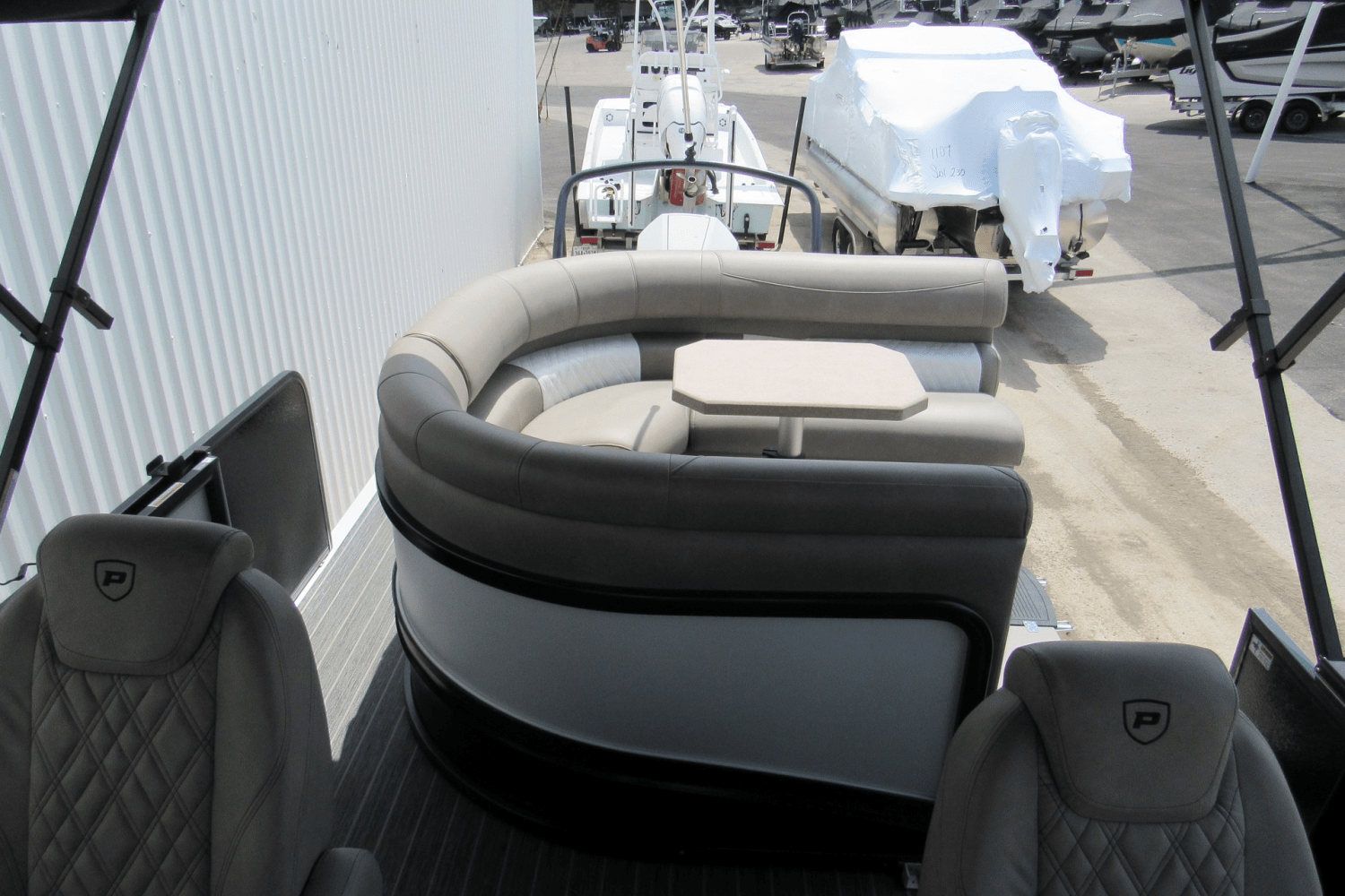 Slide: The Image of Premier 250 Intrigue 2023 - 27