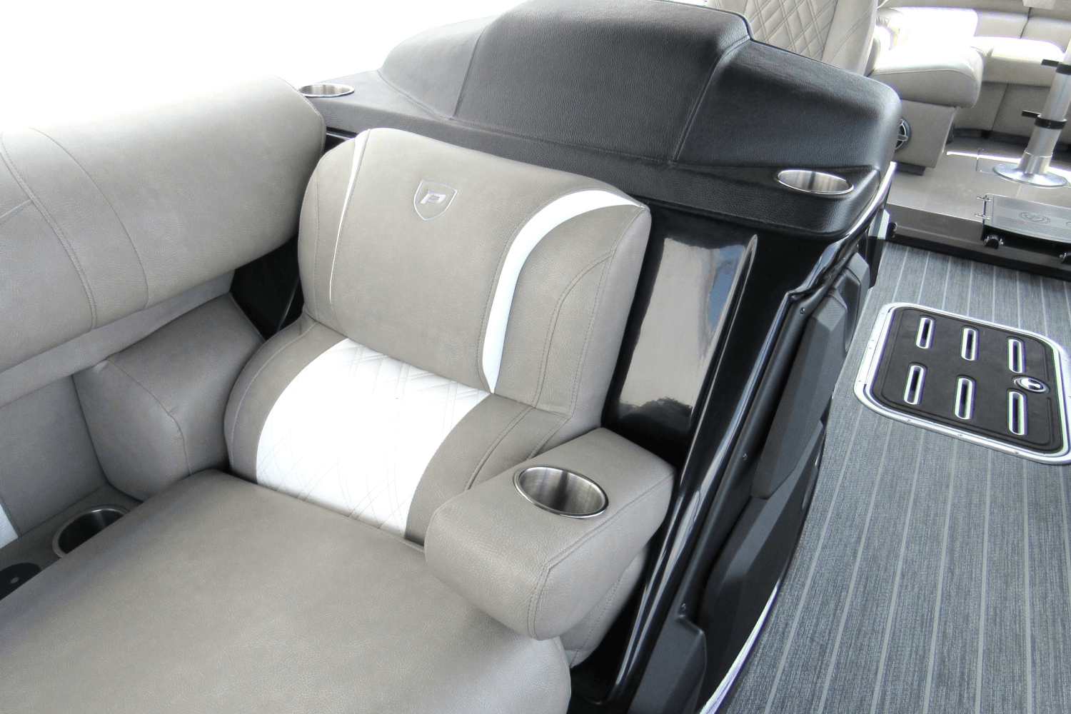 Slide: The Image of Premier 250 Intrigue 2023 - 44