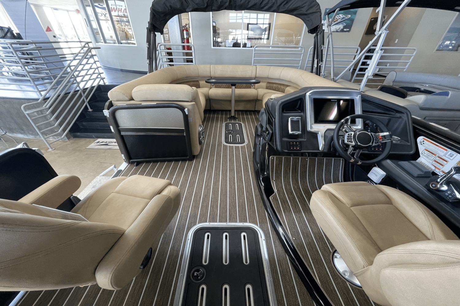 Slide: The Image of Premier 250 Intrigue 2023 - 5