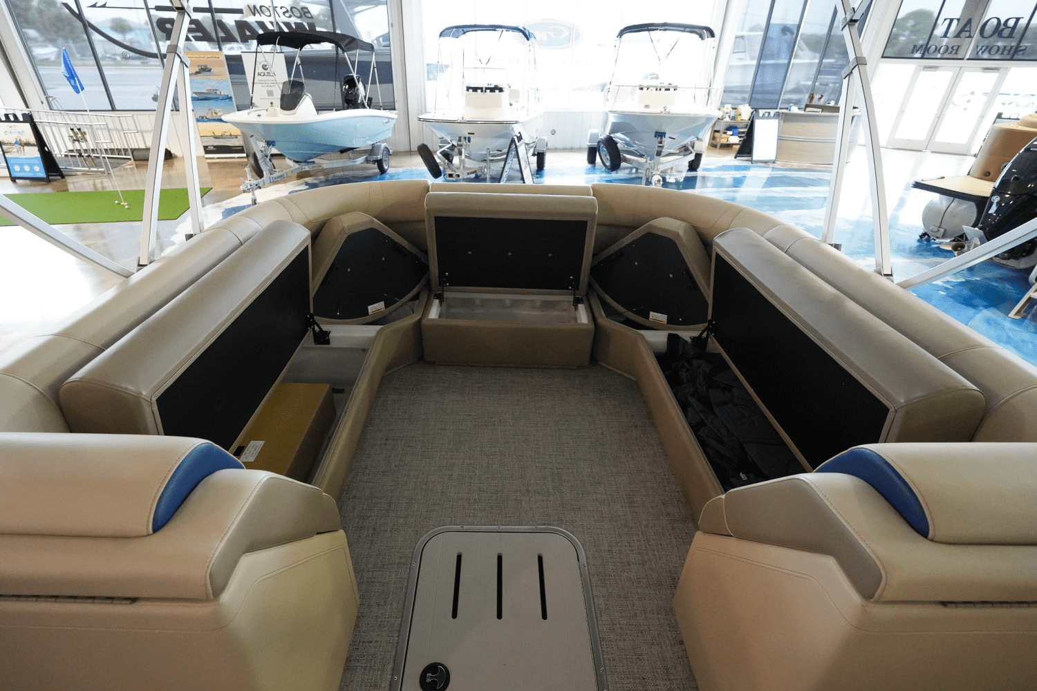 Slide: The Image of Premier 250 Solaris 2024 - 11