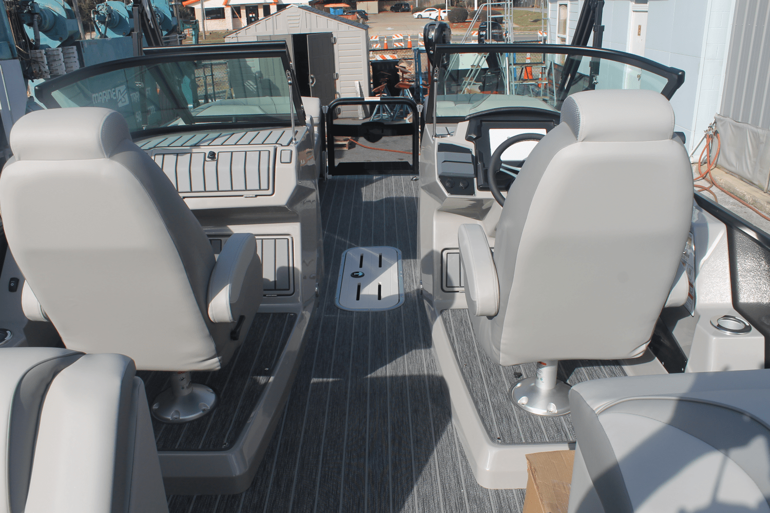 Slide: The Image of Premier 250 Solaris Sport 2024 - 10