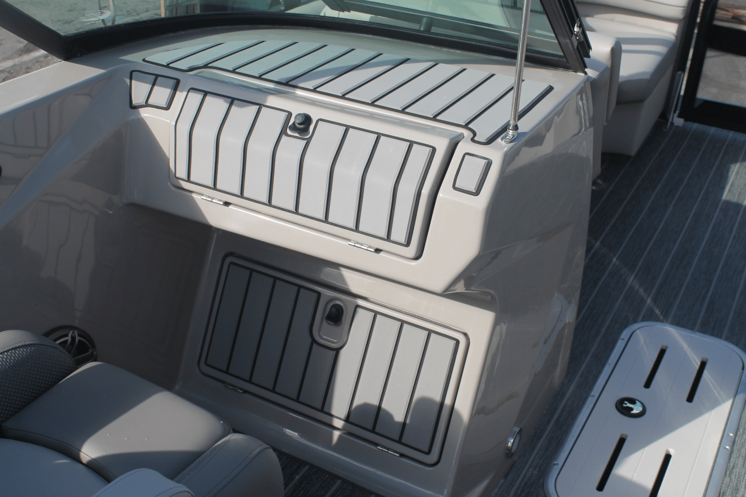Slide: The Image of Premier 250 Solaris Sport 2024 - 15