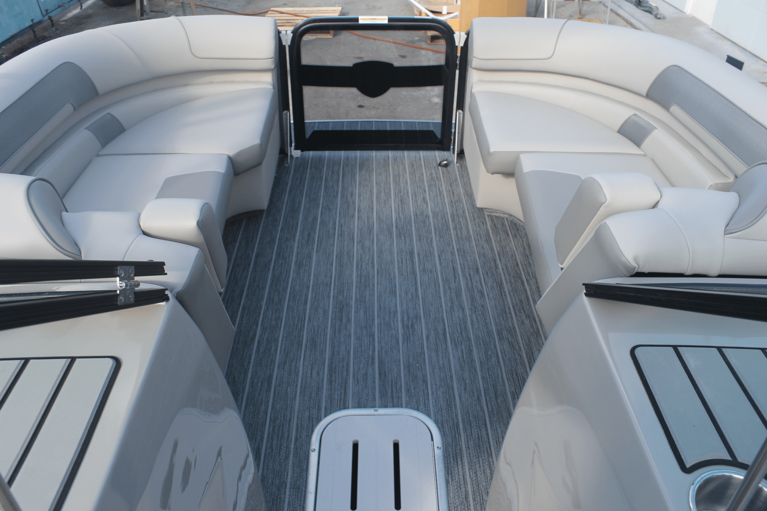 Slide: The Image of Premier 250 Solaris Sport 2024 - 16