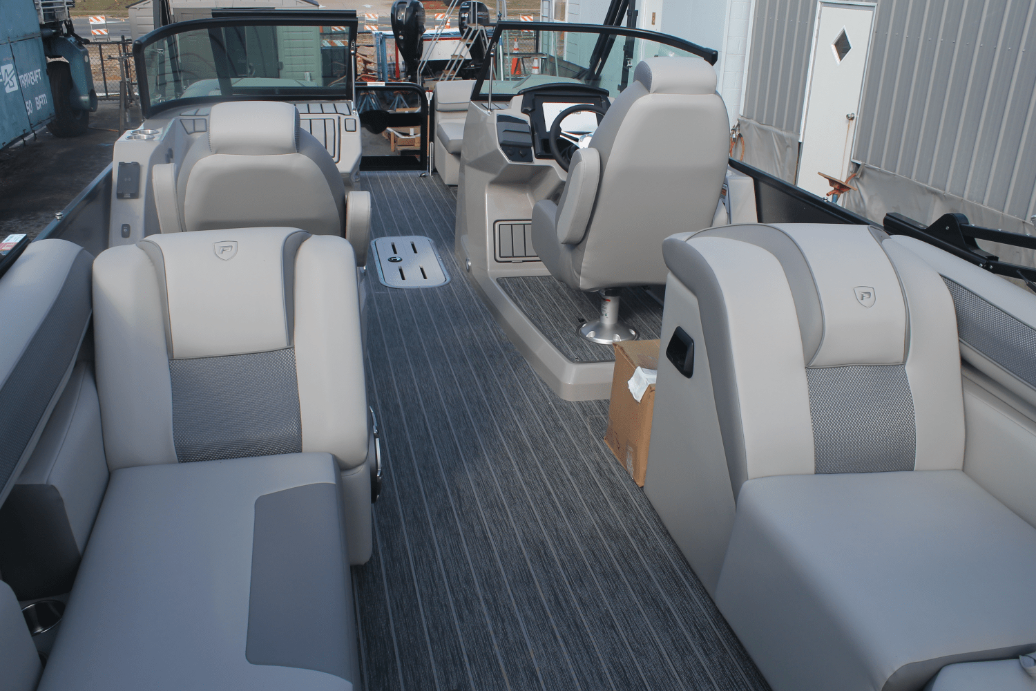 Slide: The Image of Premier 250 Solaris Sport 2024 - 7