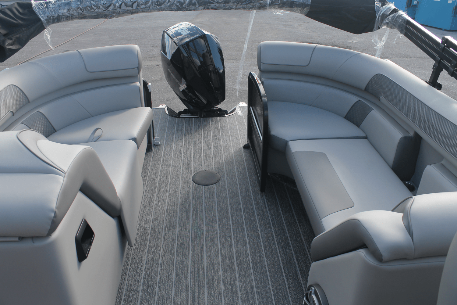 Slide: The Image of Premier 250 Solaris Sport 2024 - 8