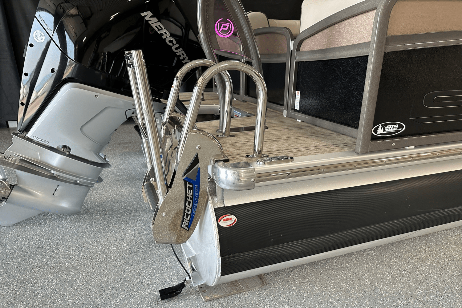 Slide: The Image of Premier 250 SSERIES 2021 - 12