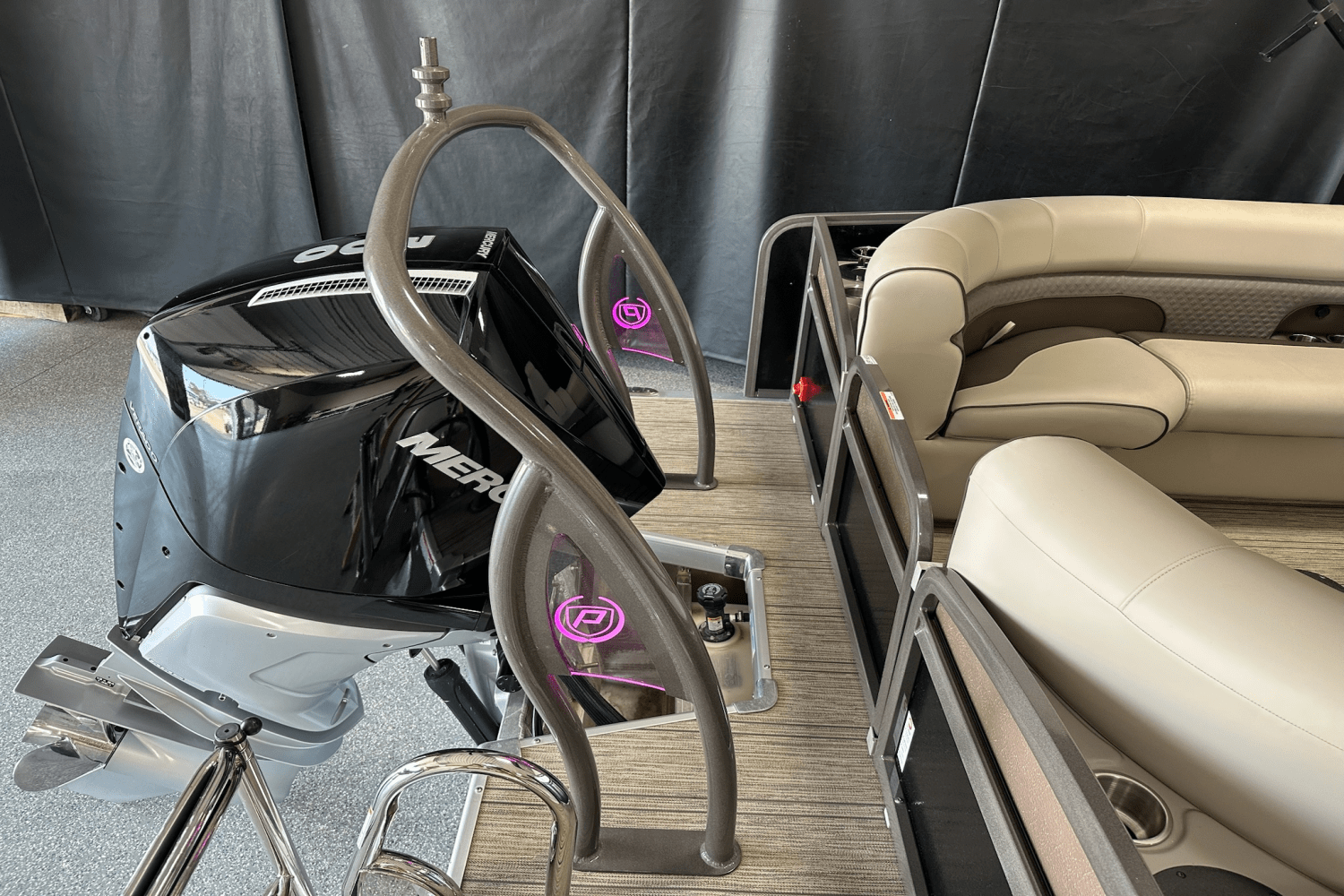 Slide: The Image of Premier 250 SSERIES 2021 - 2
