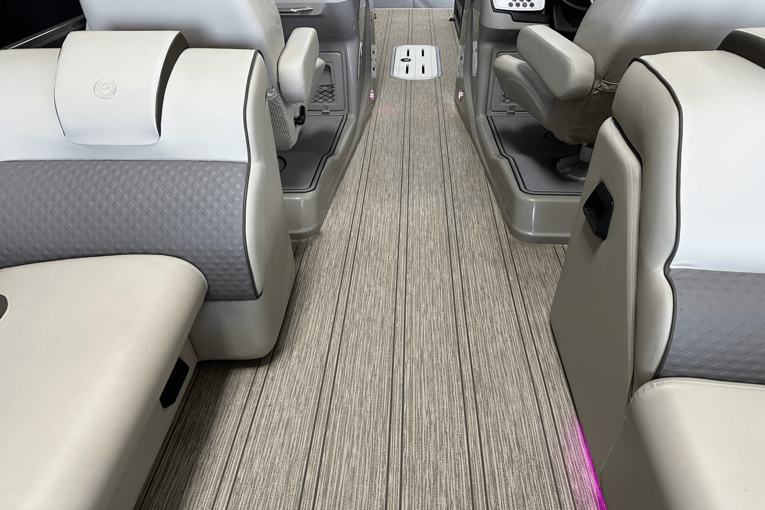Slide: The Image of Premier 250 SSERIES 2021 - 31