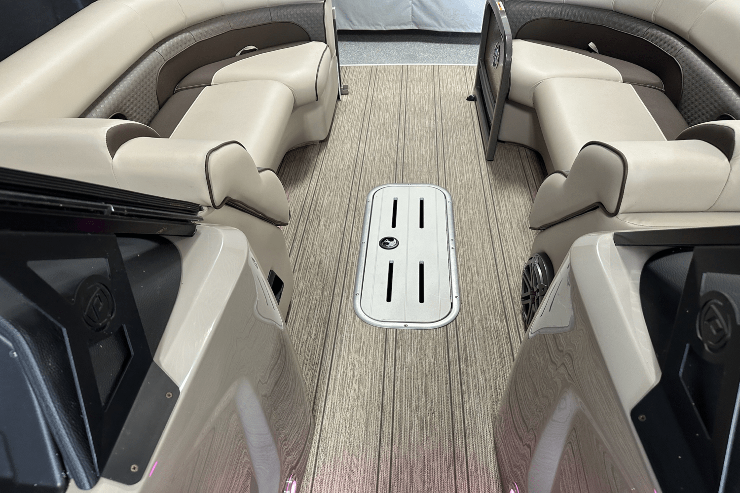 Slide: The Image of Premier 250 SSERIES 2021 - 54