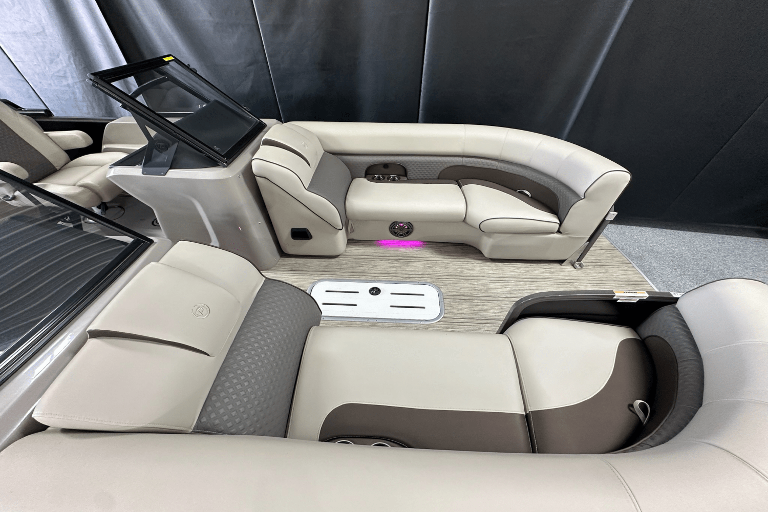 Slide: The Image of Premier 250 SSERIES 2021 - 6