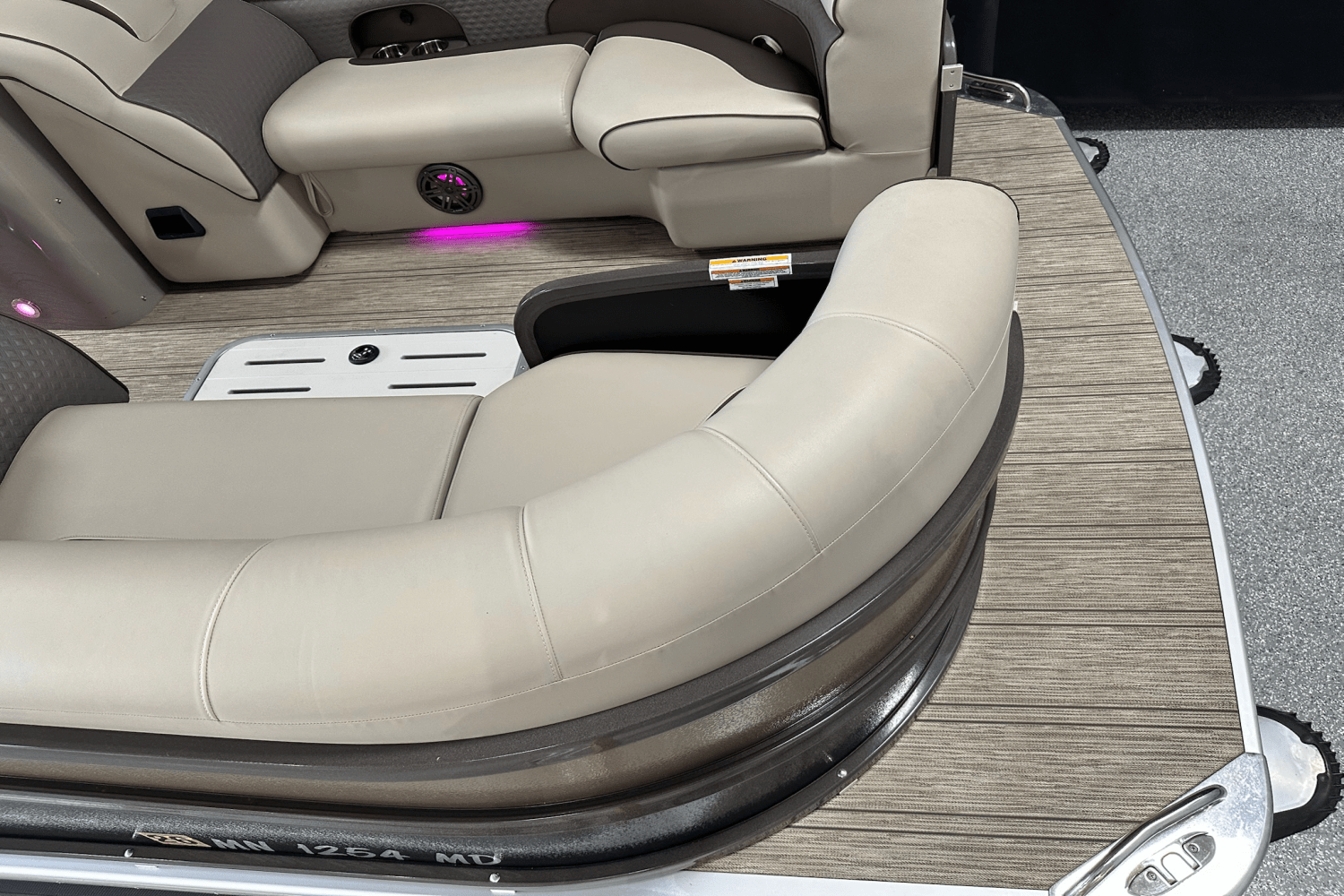 Slide: The Image of Premier 250 SSERIES 2021 - 7