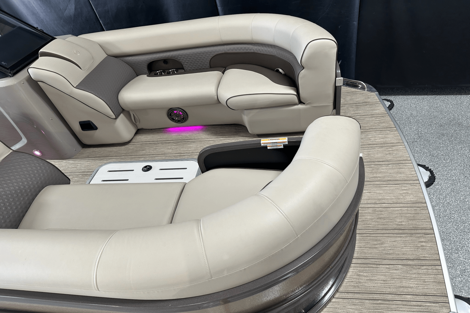 Slide: The Image of Premier 250 SSERIES 2021 - 8