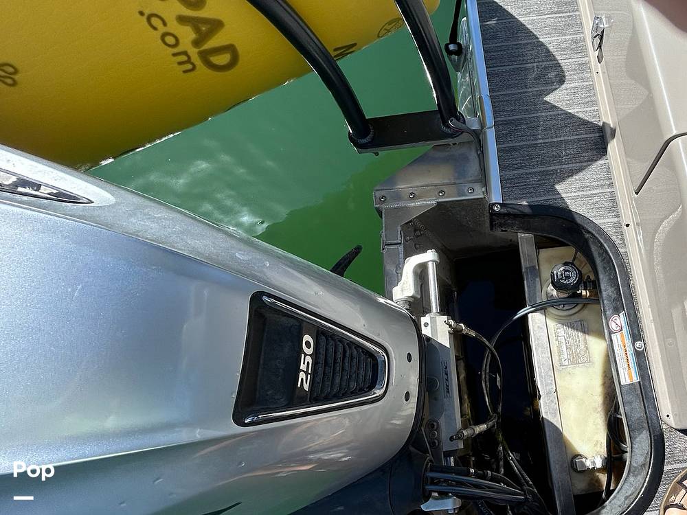 Slide: The Image of Fueling Station - 13866721