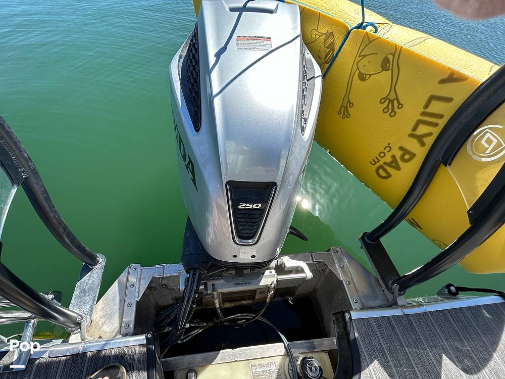 Slide: The Image of Outboard Down - 13866722