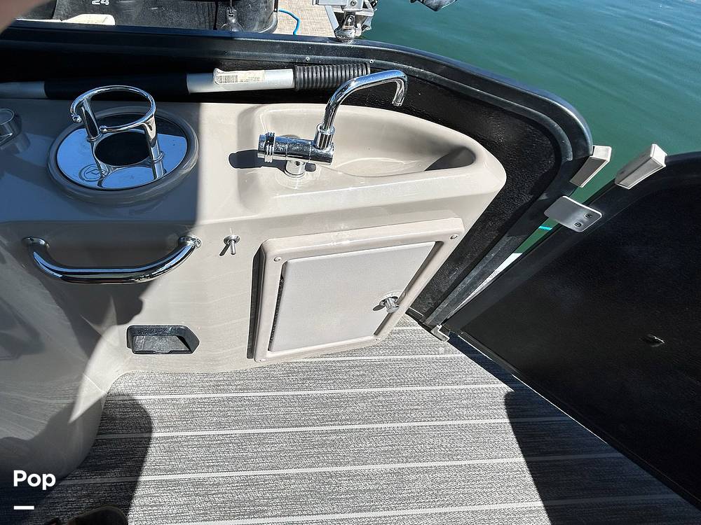 Slide: The Image of Water Storage Compartment - 13866757