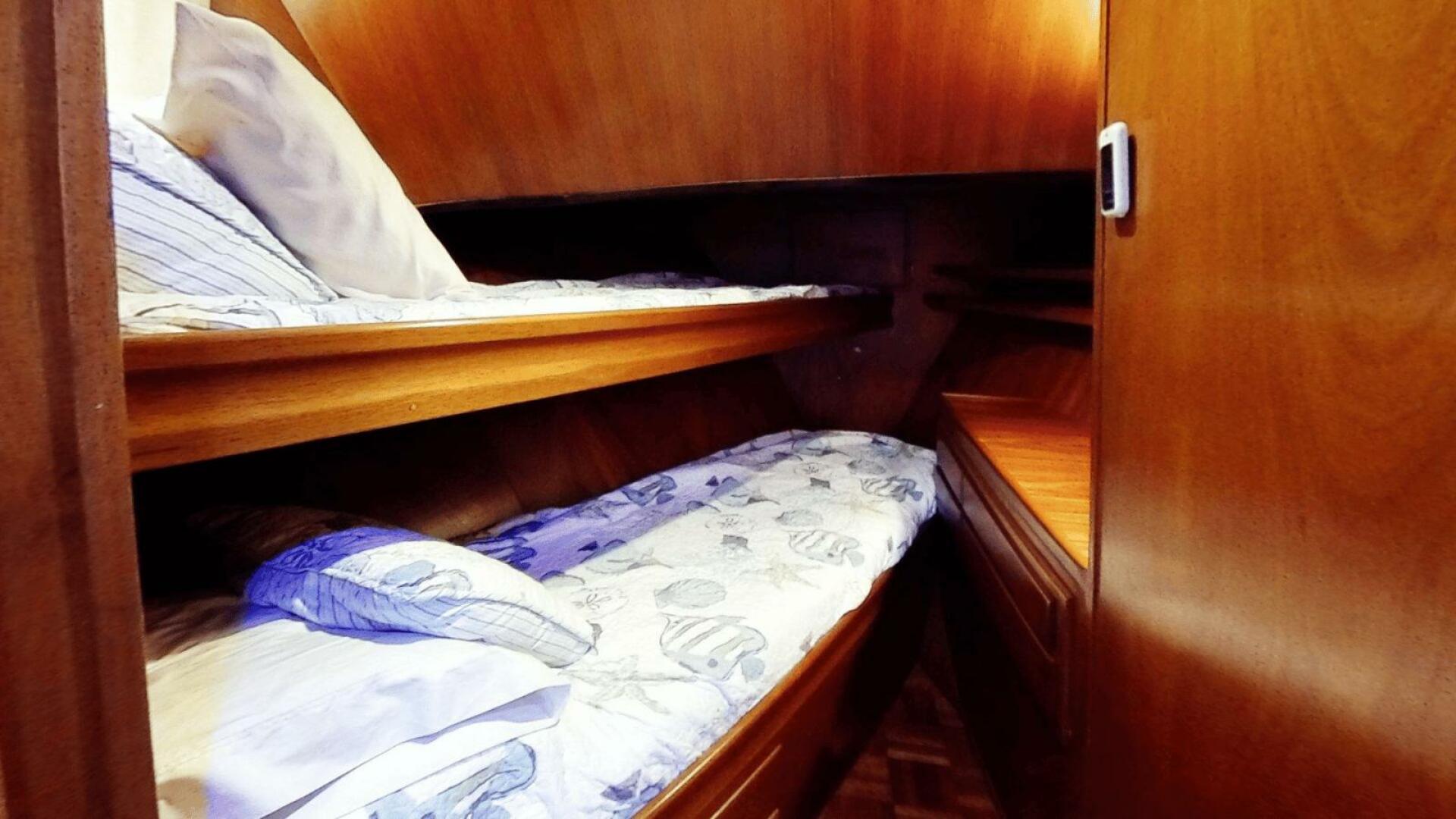 Slide: The Image of Present Yachts 46 1986 - 5186266