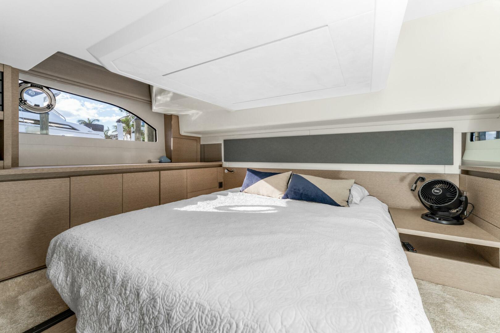 Slide: The Image of Prestige 420 Flybidge 2020 - 4808701