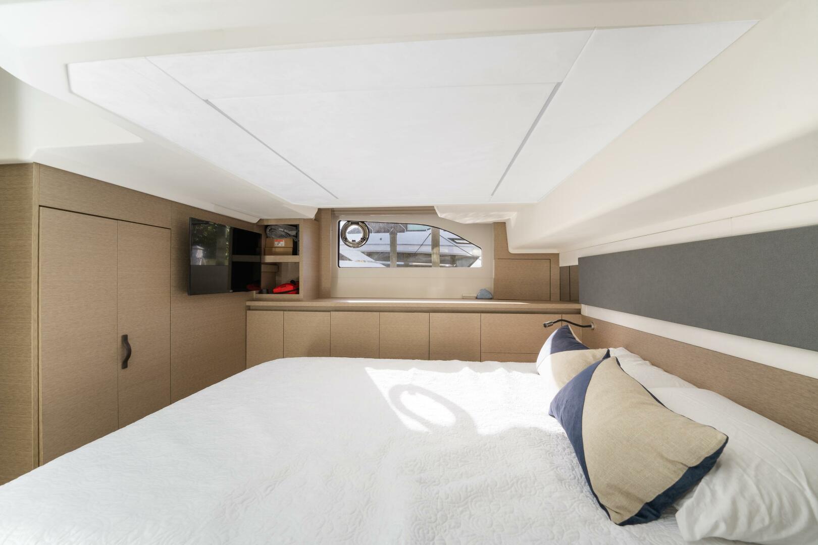 Slide: The Image of Prestige 420 Flybidge 2020 - 4808702