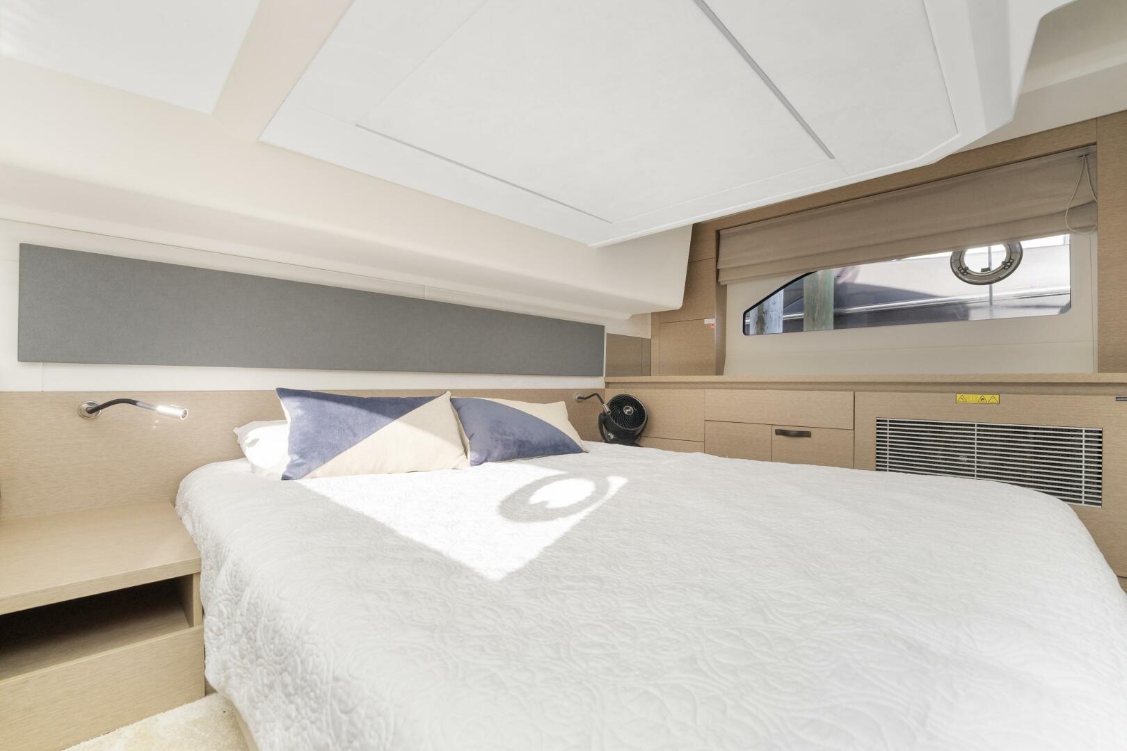 Slide: The Image of Prestige 420 Flybidge 2020 - 4808704