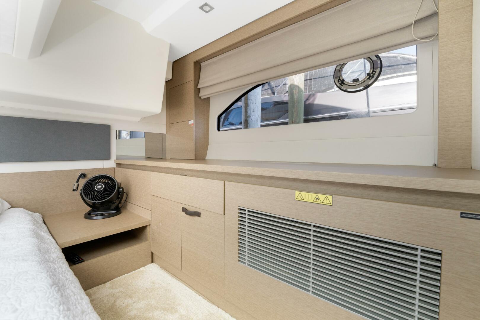 Slide: The Image of Prestige 420 Flybidge 2020 - 4808705