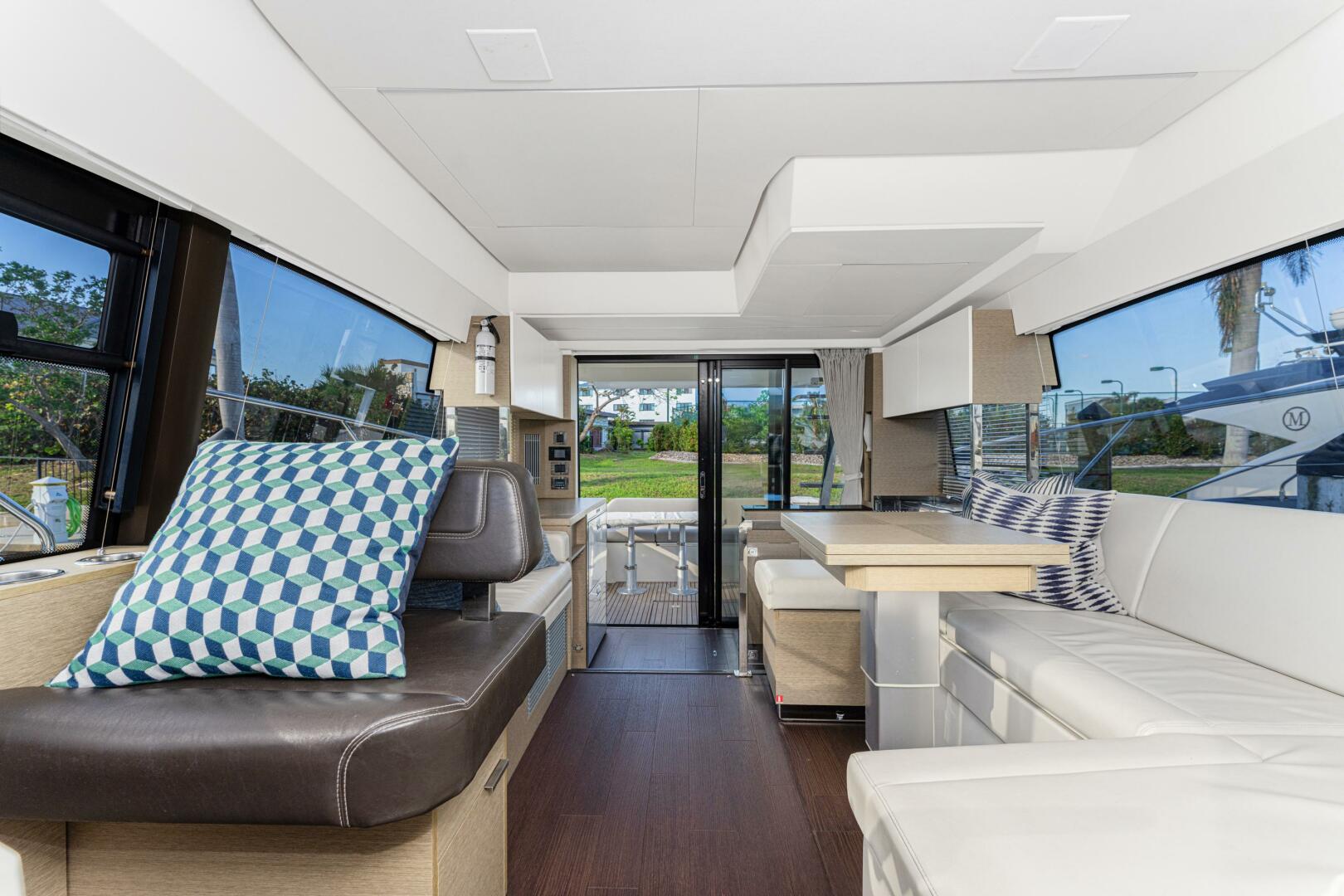 Slide: The Image of Prestige 420 Flybidge 2020 - 4808713