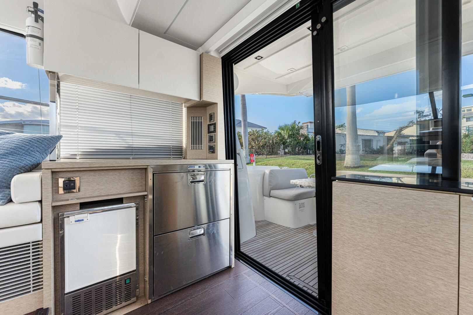 Slide: The Image of Prestige 420 Flybidge 2020 - 4808716